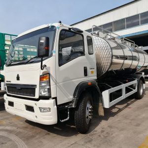 Howo Stainless Steel Tanker Truck (1)