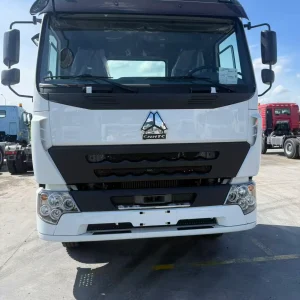 HOWO 380HP 6x4 Cargo Truck Chassis (3)